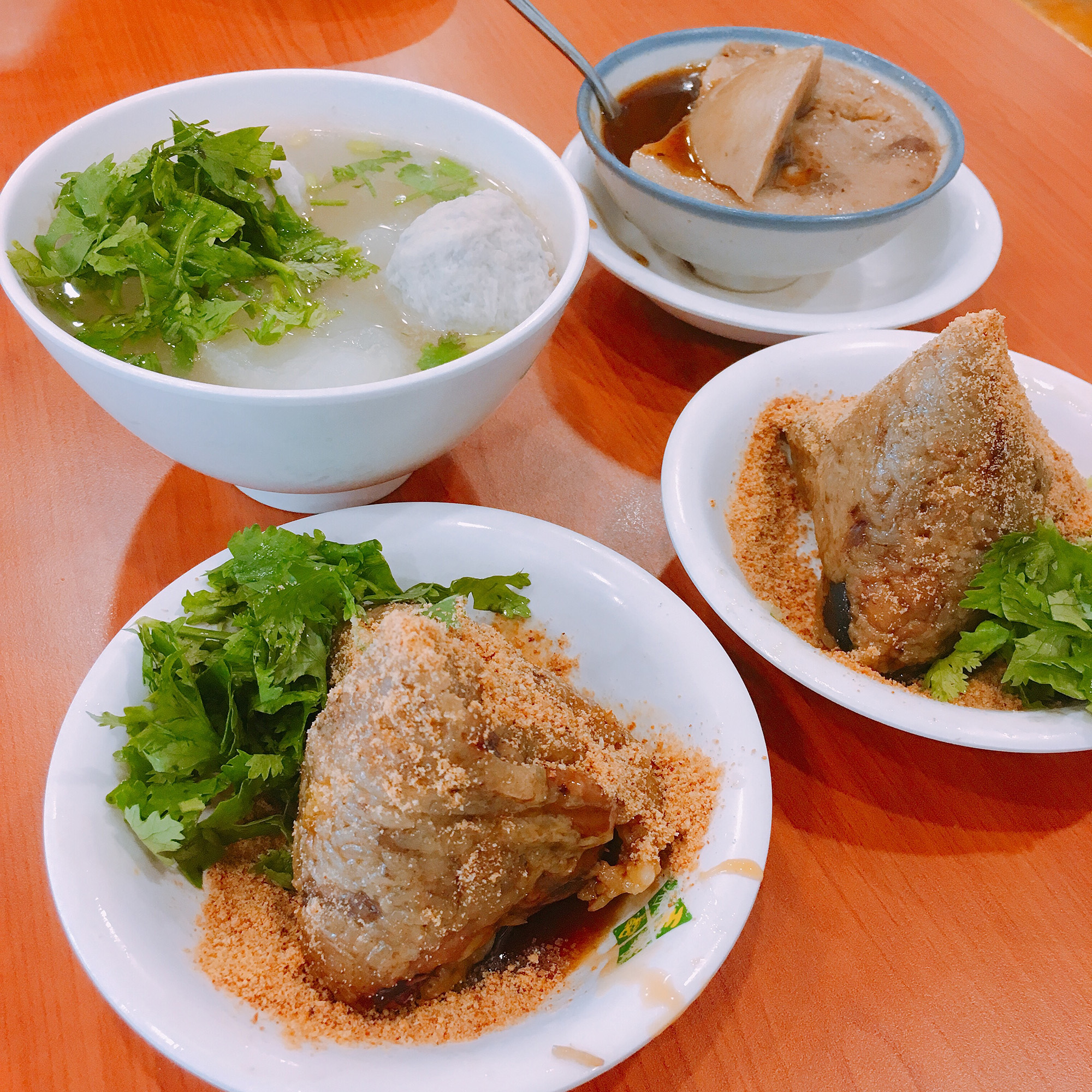 王記府城肉粽 蘿蔔魚丸湯 碗粿